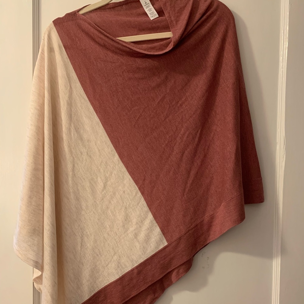 NWT Lululemon Yin Poncho Color Block OS.